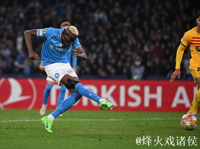 欧冠-莱万破僵局奥斯梅恩扳平 巴萨1-1那不勒斯